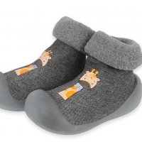 Полски бебешки обувки чорапки, Сиви с жираф, снимка 3 - Бебешки боти и ботуши - 38663104