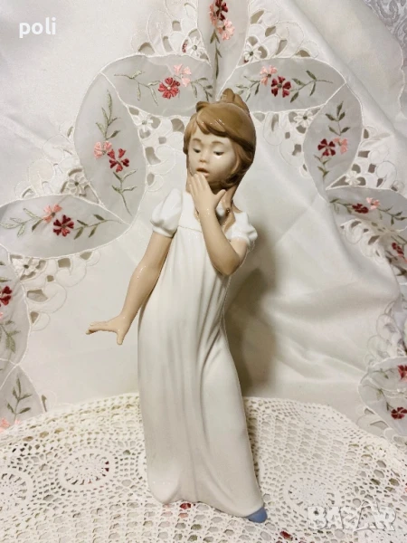 порцеланова статуетка Nao, снимка 1