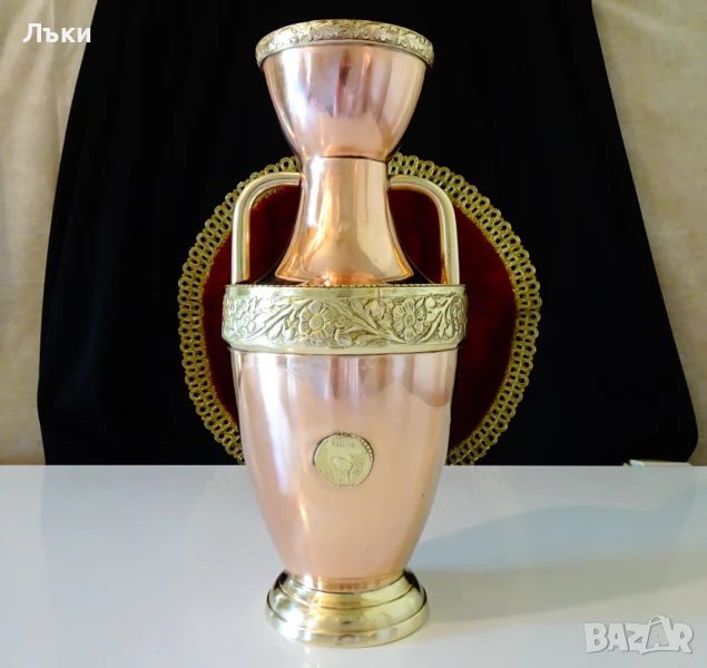 Приказна медна кана,медна ваза шедьовър,бронзов обков. , снимка 1