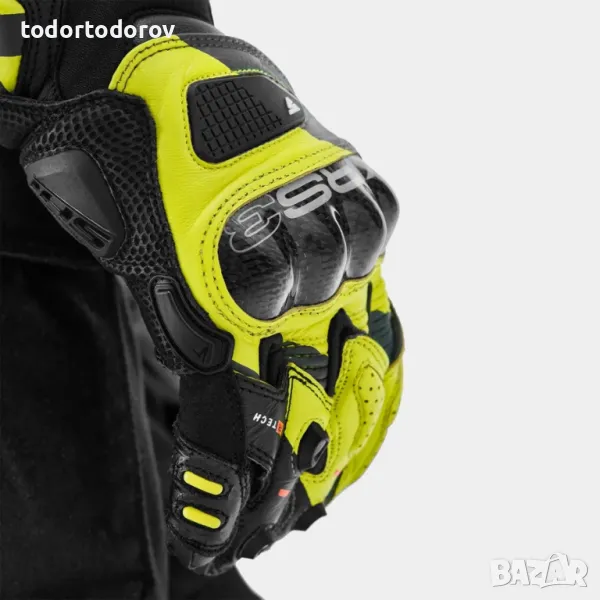 Къси мото ръкавици за мотор SHIMA XRS3 CARBON,вентилация и протектори, снимка 1