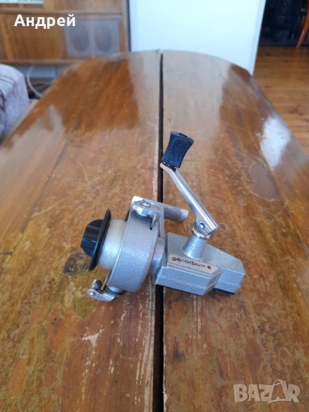 Стара риболовна макара Делфин 6, снимка 1