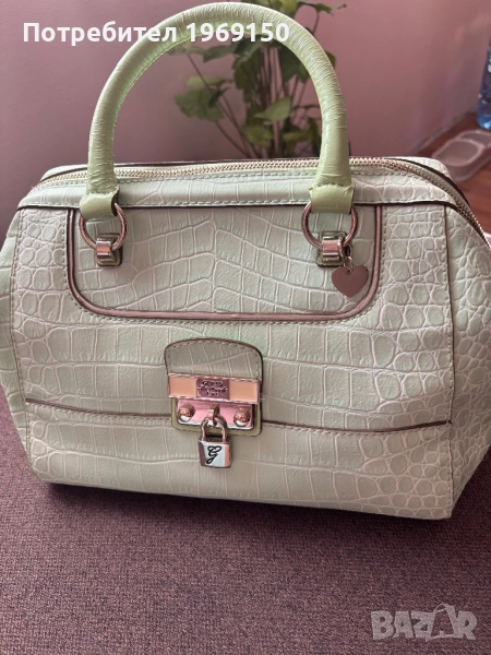 Оригинална чанта на Guess , снимка 1
