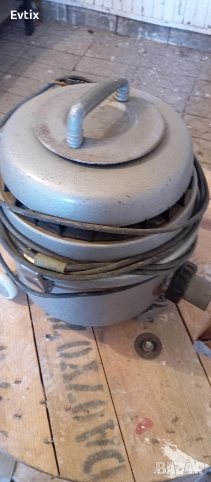 ретро прахосмукачка Уралец, снимка 1