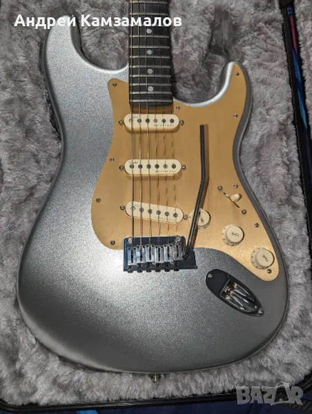 Fender Ultra Stratocaster, снимка 1