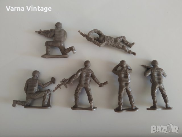 Войници. Модерна армия. (сиви). 6 бр., снимка 2 - Колекции - 42274384