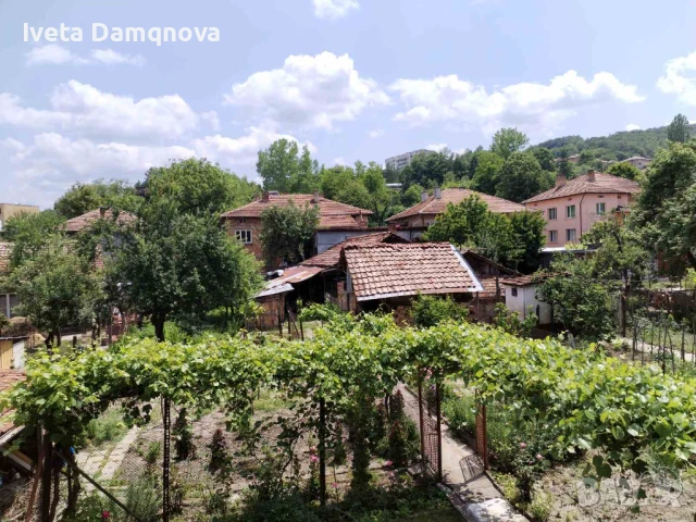Къща с дворно място в много добро състояние, снимка 2 - Къщи - 50706703