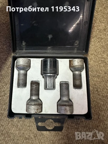 Оригинални секретни болтове за Mercedes, снимка 2 - Части - 50526961