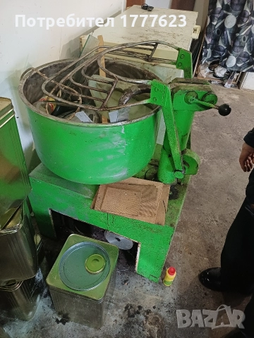 Тестомесачка, снимка 2 - Обзавеждане на кухня - 52702534