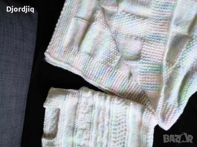 Ръчно плетено одеяло и детски пуловери, снимка 2 - Детски пуловери и жилетки - 52154959