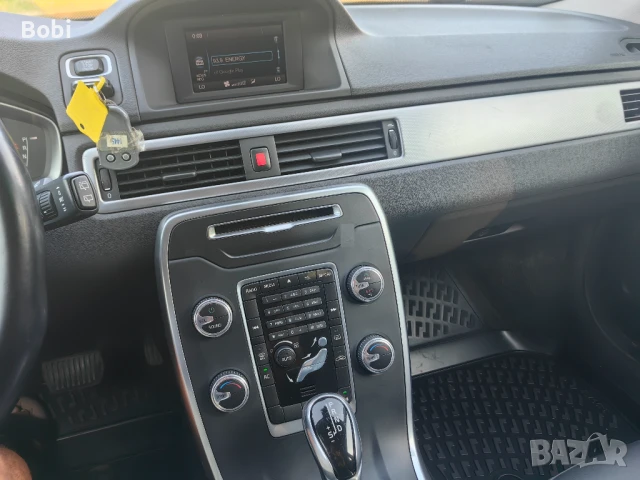 Volvo V70 V70 D5Automatic, снимка 13 - Автомобили и джипове - 50707450