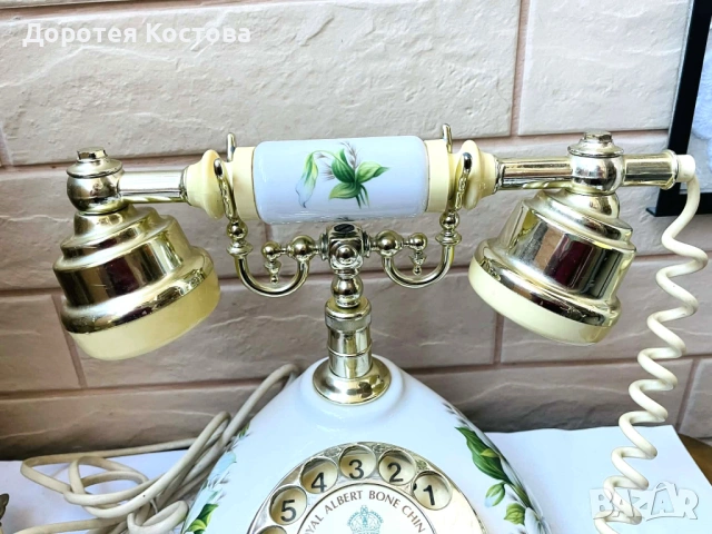 ROYAL ALBERT красив телефон от костен порцелан от Англия, снимка 3 - Антикварни и старинни предмети - 53806876