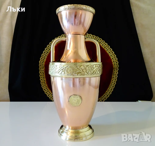 Приказна медна кана,медна ваза шедьовър,бронзов обков. 