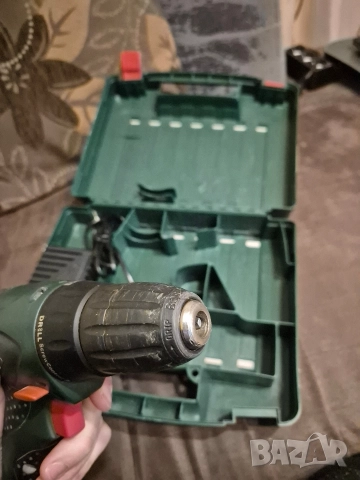 Винтоверт Бош с батерия и зарядно, снимка 4 - Винтоверти - 52943311