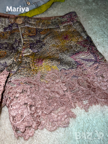 Къси панталонки с декорация, снимка 1