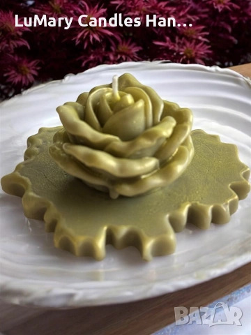 Свещ “ Златна роза”, снимка 3 - Декорация за дома - 53223442