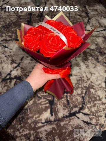 Намаление ! Вечен букет от сатенени рози с луксозна опаковка само за 10€