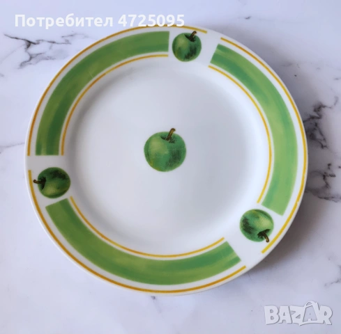Троен порцеланов сет с ябълка, снимка 6 - Сервизи - 53784224