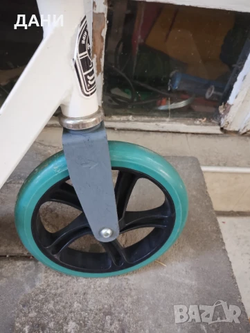 Тротинетка в перфектно състояние, снимка 4 - Скутери и тротинетки - 51035945