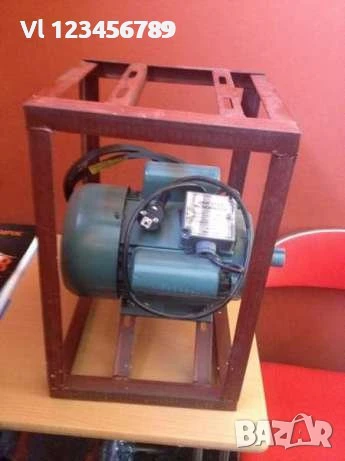 Електромотор със стойка 1,5 киловата (Машинка за месо месомелачка)
