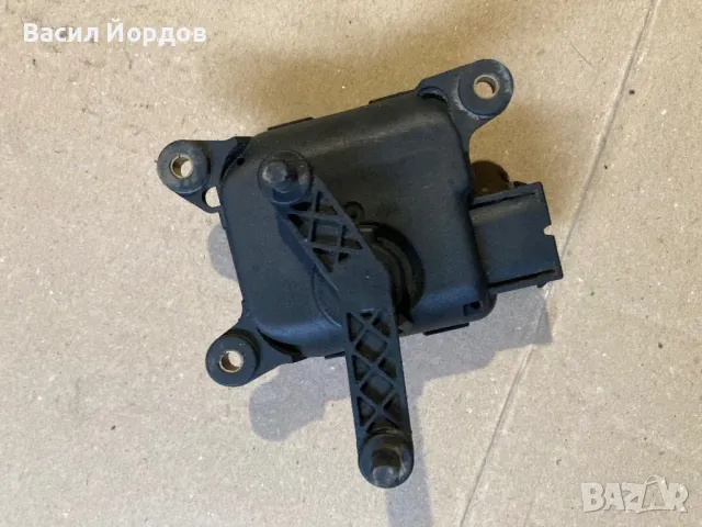 Моторче Клапи Парно за Ауди А6 / Audi A6 / 0 132 801 129 /  4B1 820 511 C / , снимка 4 - Части - 48460782