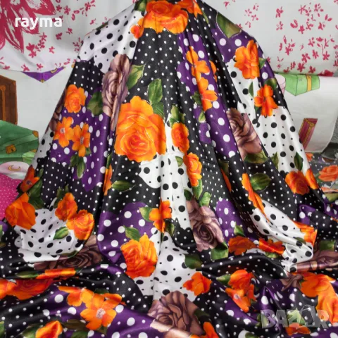 Италиански еластичен сатен принт точки и цветя, снимка 2 - Платове и дамаски - 50431475