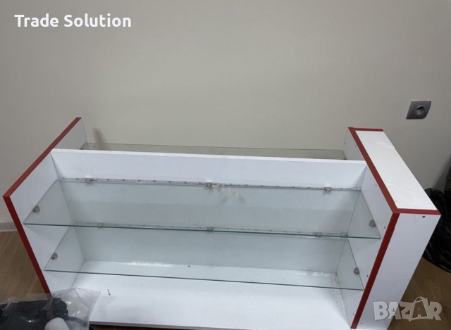 Продавам витрина етажерка, снимка 2 - Етажерки - 42690245