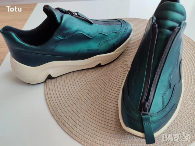 Спортни обувки Ecco №39, снимка 3 - Дамски ежедневни обувки - 50632260