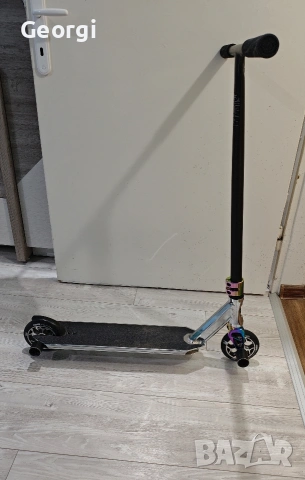 Професионална тротинетка Oxelo Freestyle MF3.6 V5 – Neo Chrome (Rainbow, снимка 2 - Скейтборд, ховърборд, уейвборд - 53489216