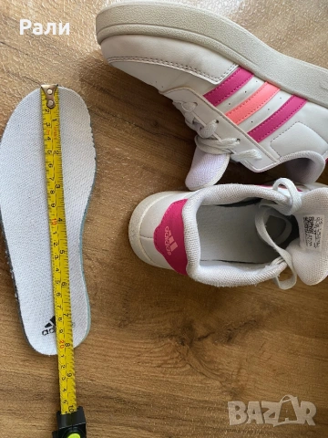 Маратонки adidas 32 номер, снимка 3 - Детски маратонки - 53807348
