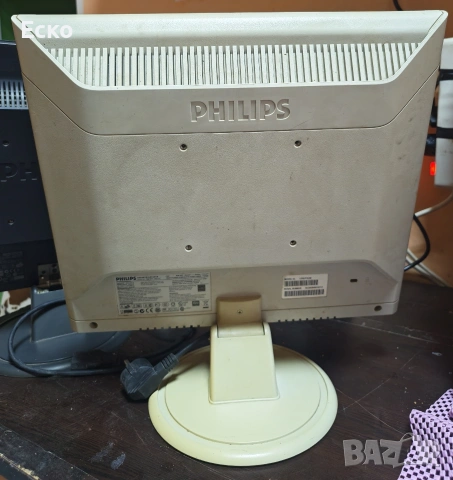 Монитор 17" Philips 170S бял и черен , снимка 9 - За дома - 53439849