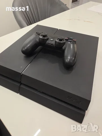 PlayStation 4 с оригинален джойстик