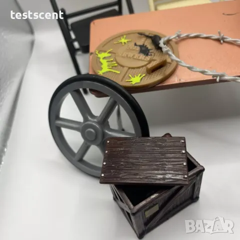 Аксесоари за кеч играчки стълби маси столове кофи чукове и др. WWE WWF Mattel Jakks table ladder, снимка 8 - Фигурки - 48476975