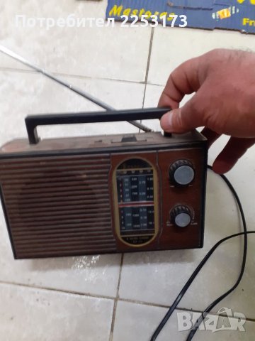 Старо радио с ретро мотив