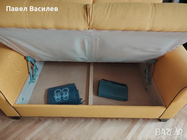 Продавам малък практичен диван/канапе, снимка 2 - Дивани и мека мебел - 56241655