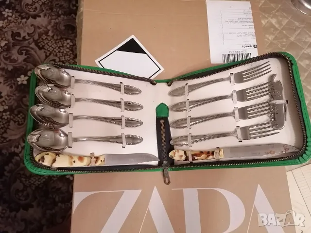 комплект прибори за хранене 