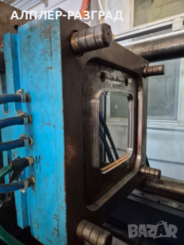 Работеща линия за пластмасови кутии за сирене - Krauss Maffei!!!, снимка 15 - Друго търговско оборудване - 51580978