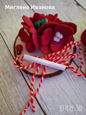 Мартеници на дървени шайбички/кошнички, снимка 7 - Ръчно изработени сувенири - 34237664