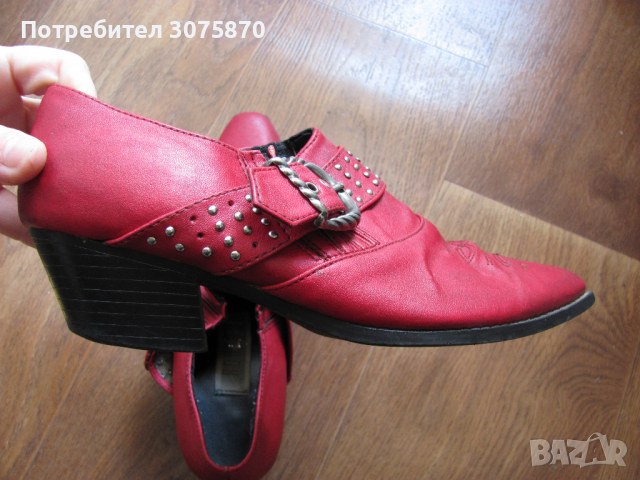 Червени обувки, снимка 6 - Дамски ежедневни обувки - 36326331