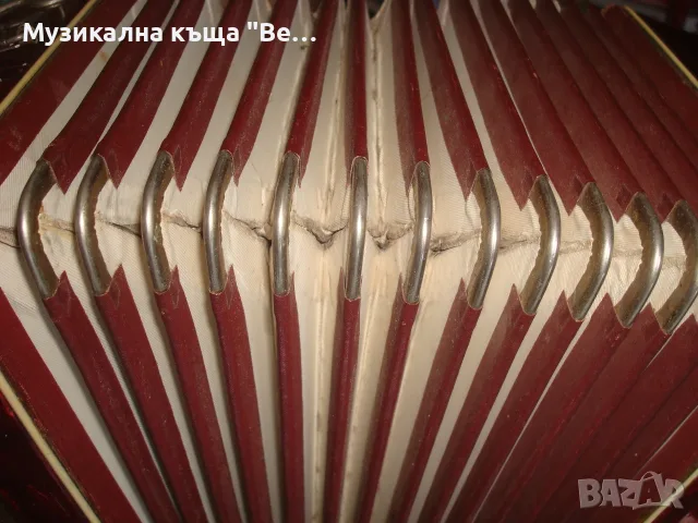 Акордеон Велтмайстер 40 баса с куфар, снимка 6 - Акордеони - 55884962