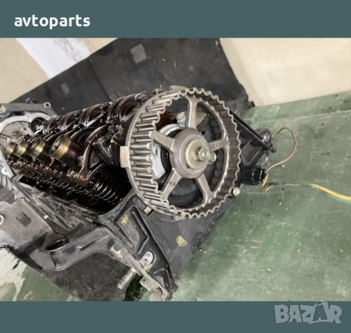 Hondaб civic 2004година 1.4i Глава, снимка 5 - Части - 40701764