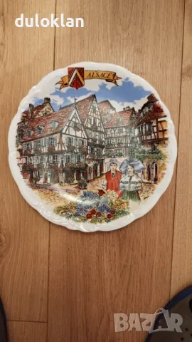 Красива порцеланова чиния от Елзас Франция.