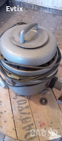 ретро прахосмукачка Уралец