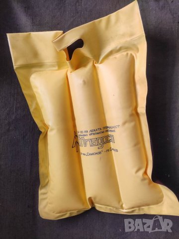 Продавам Торбичка Universiade Sofia 1977 , снимка 5 - Други ценни предмети - 41315794