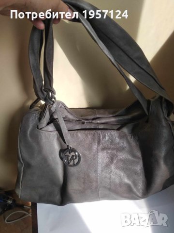 Дамска чанта -сива, снимка 1 - Чанти - 42545020