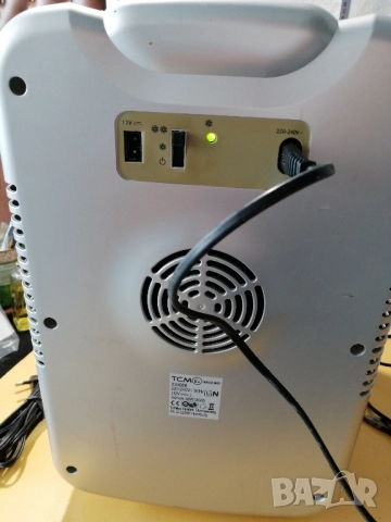 Мини хладилник на 12V и 220V, снимка 4 - Хладилници - 51461632