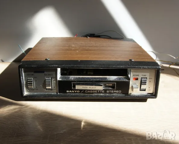 SANYO FT410 CAR RADIO 