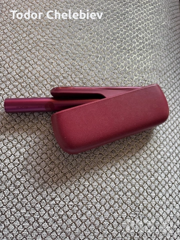 Продавам два Iqos iluma бордо и лимитирана серия на Aoki” с следи от употреба и Iqos iluma I запазен