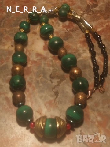 Уникален гердан от естествен малахит