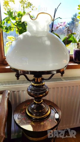 Уникална голяма настолна лампа с две стъкленици 
