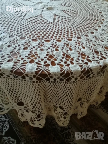 Голяма кръгла покривка